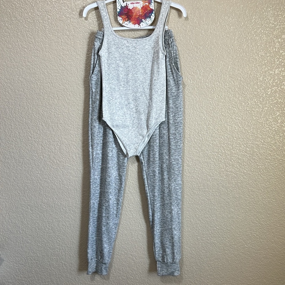 2 Piece Outfit Set Grey Drawstring Joggers &
Bodysuit